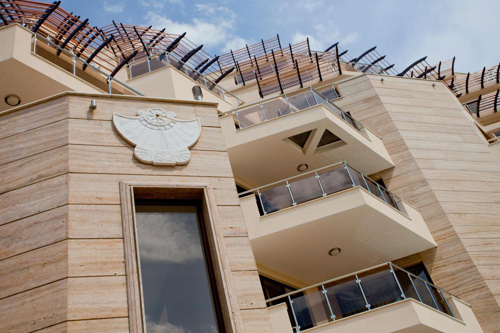 Millennium Apart Complex Aparthotel สวิติ วลัส ภายนอก รูปภาพ